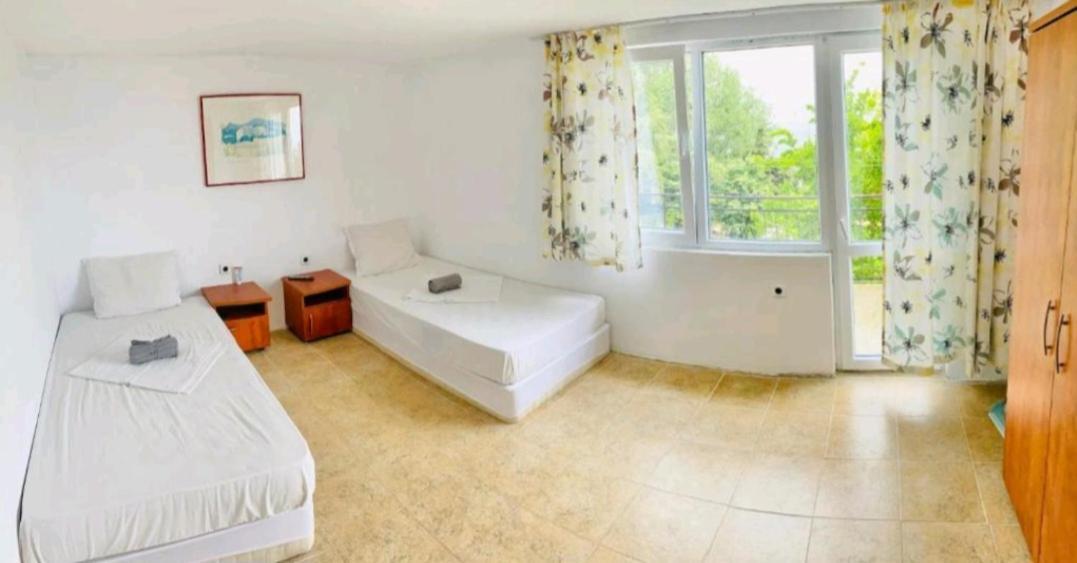 Krimski Guest House And Bungalows 비알라 외부 사진